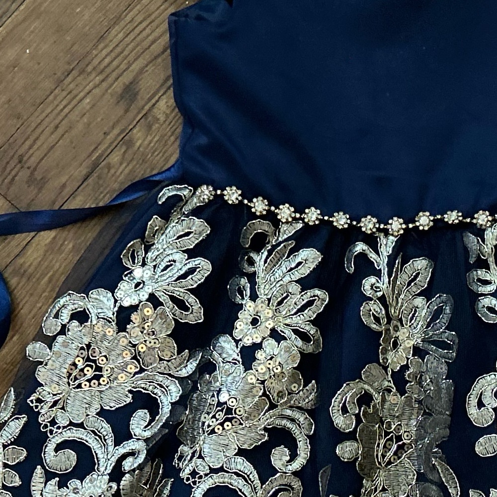 ❄️Little Girls Winter/Fall/Summer Dress❄️ - Picture 3 of 5